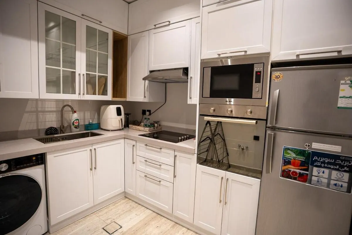 LP99-8 Luxury 2BR Apartment in Al Murooj 리야드